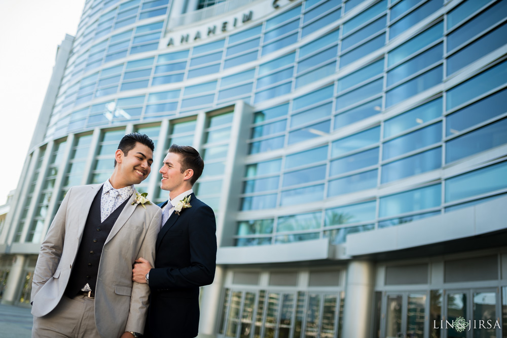 11-disney-grand-californian-hotel-anaheim-wedding-photographer