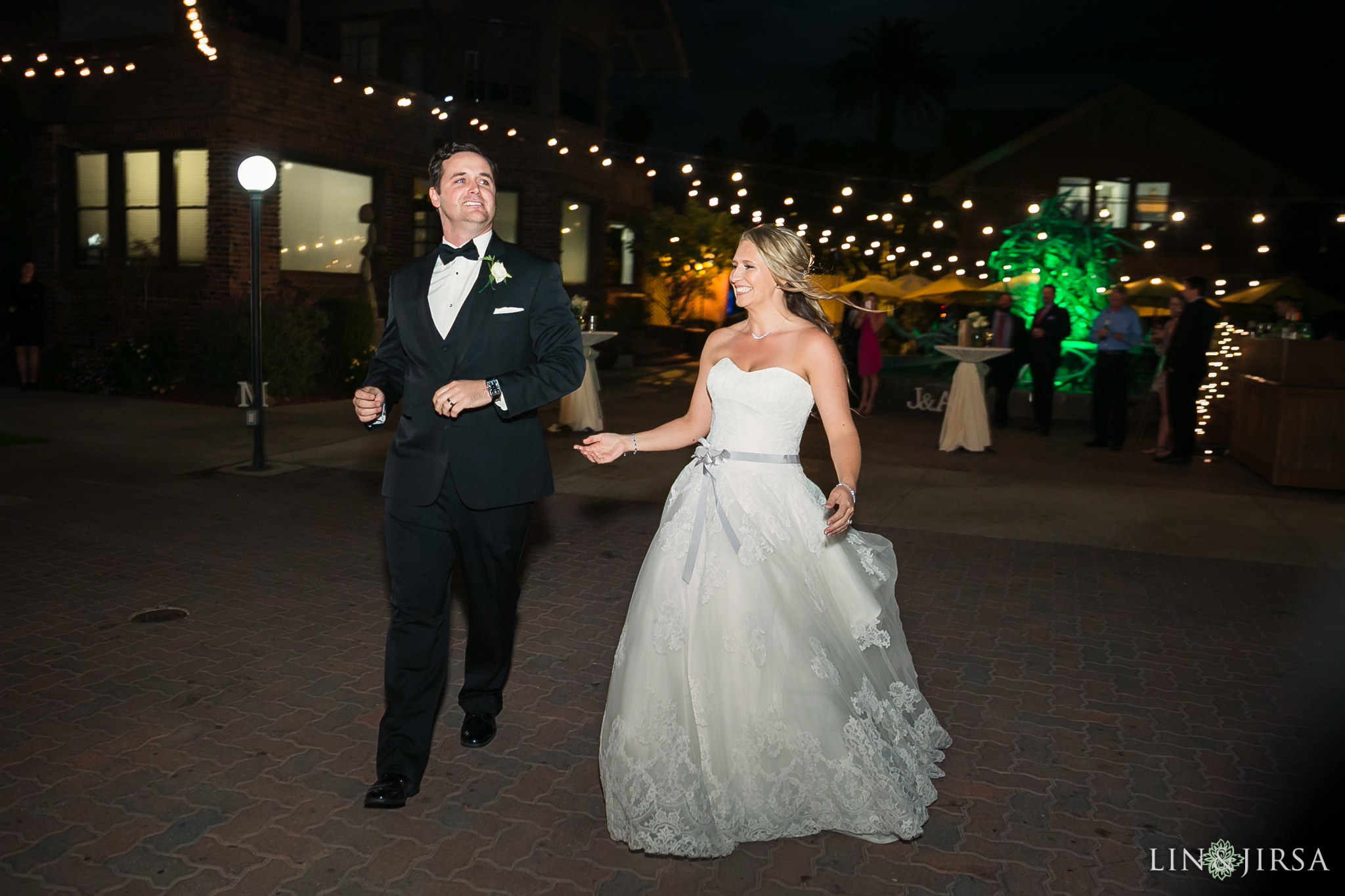 22-long-beach-museum-of-art-wedding-photography