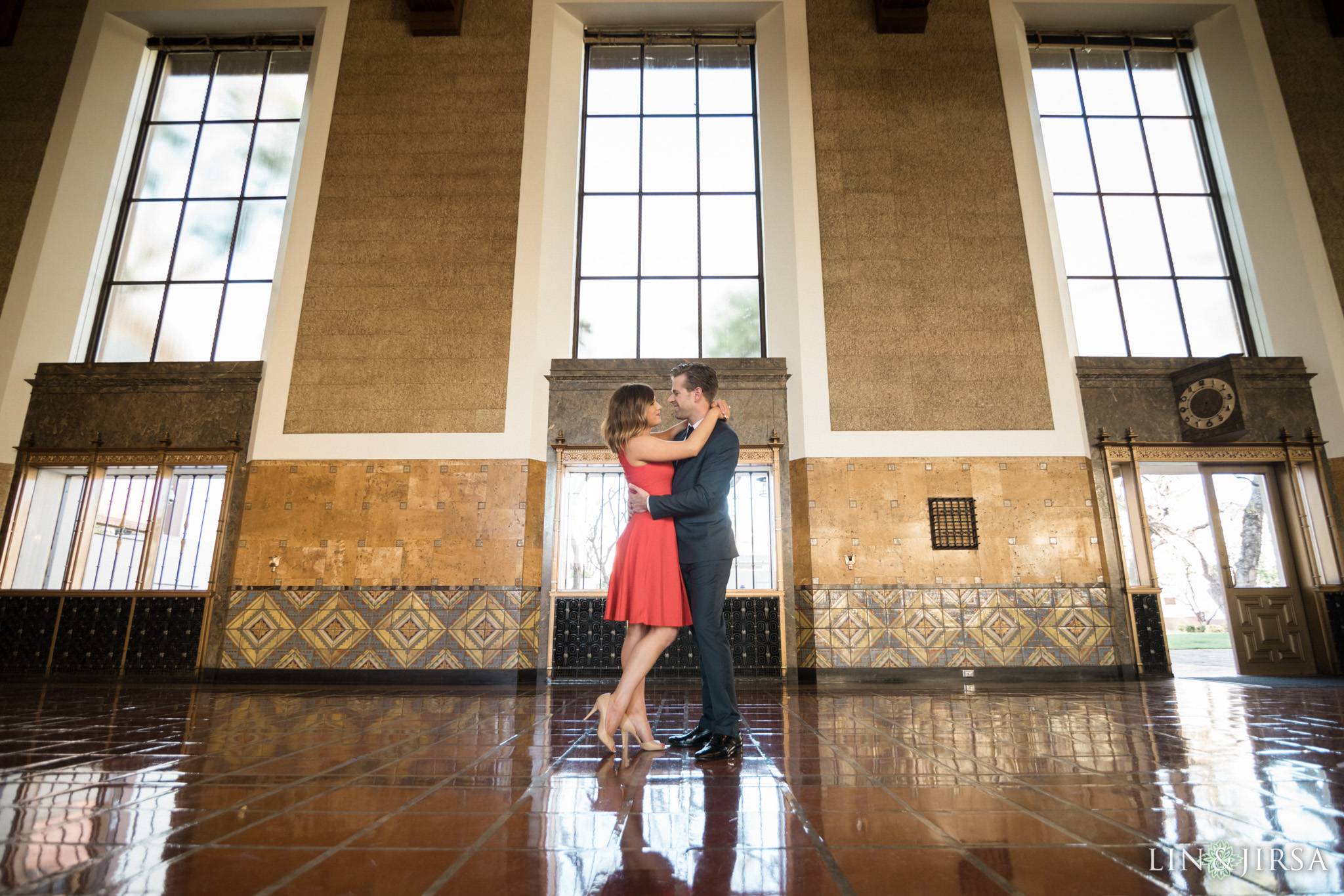 01-union-station-downtown-los-angeles-engagement-photography