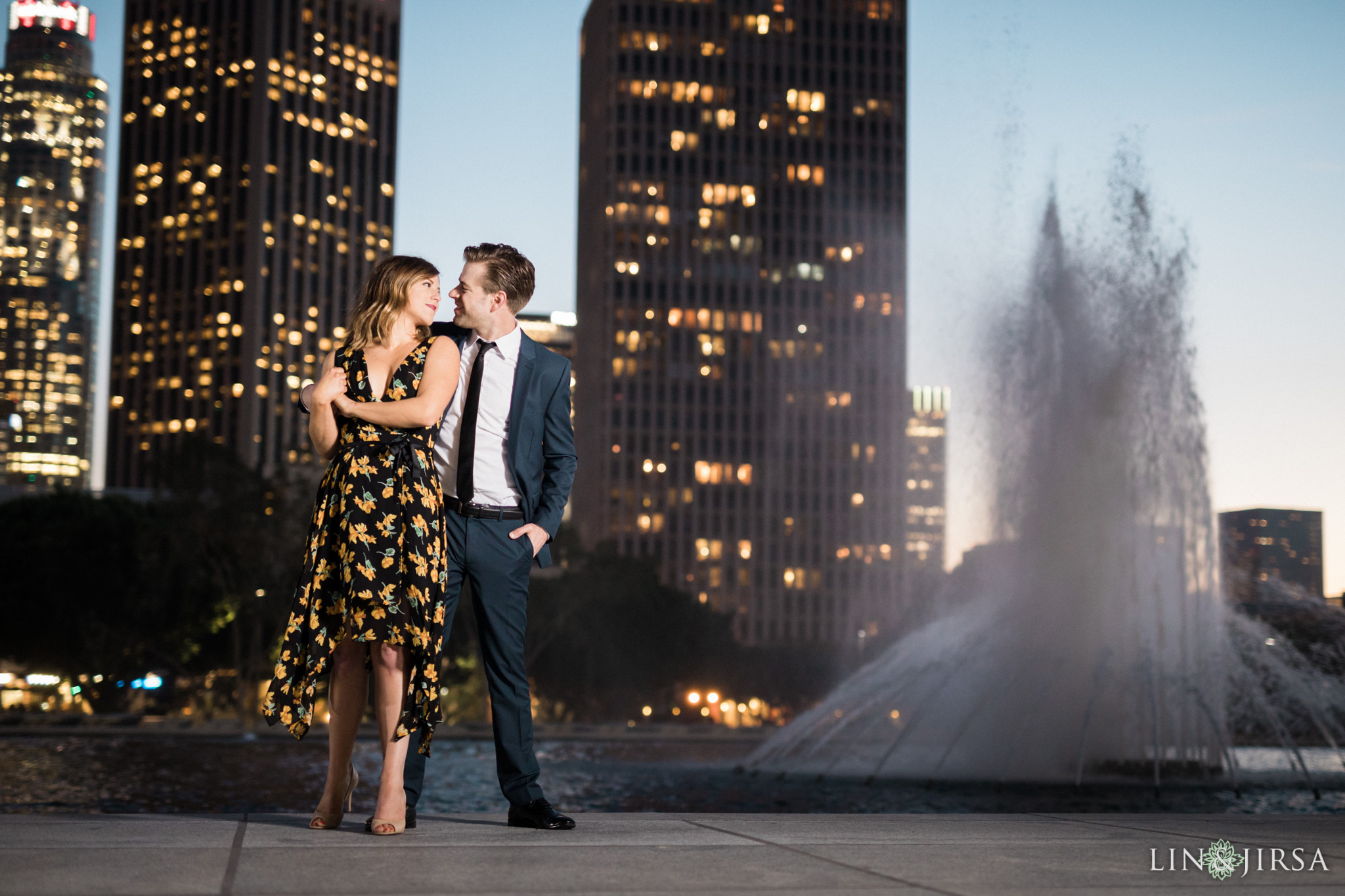 16-union-station-downtown-los-angeles-engagement-photography
