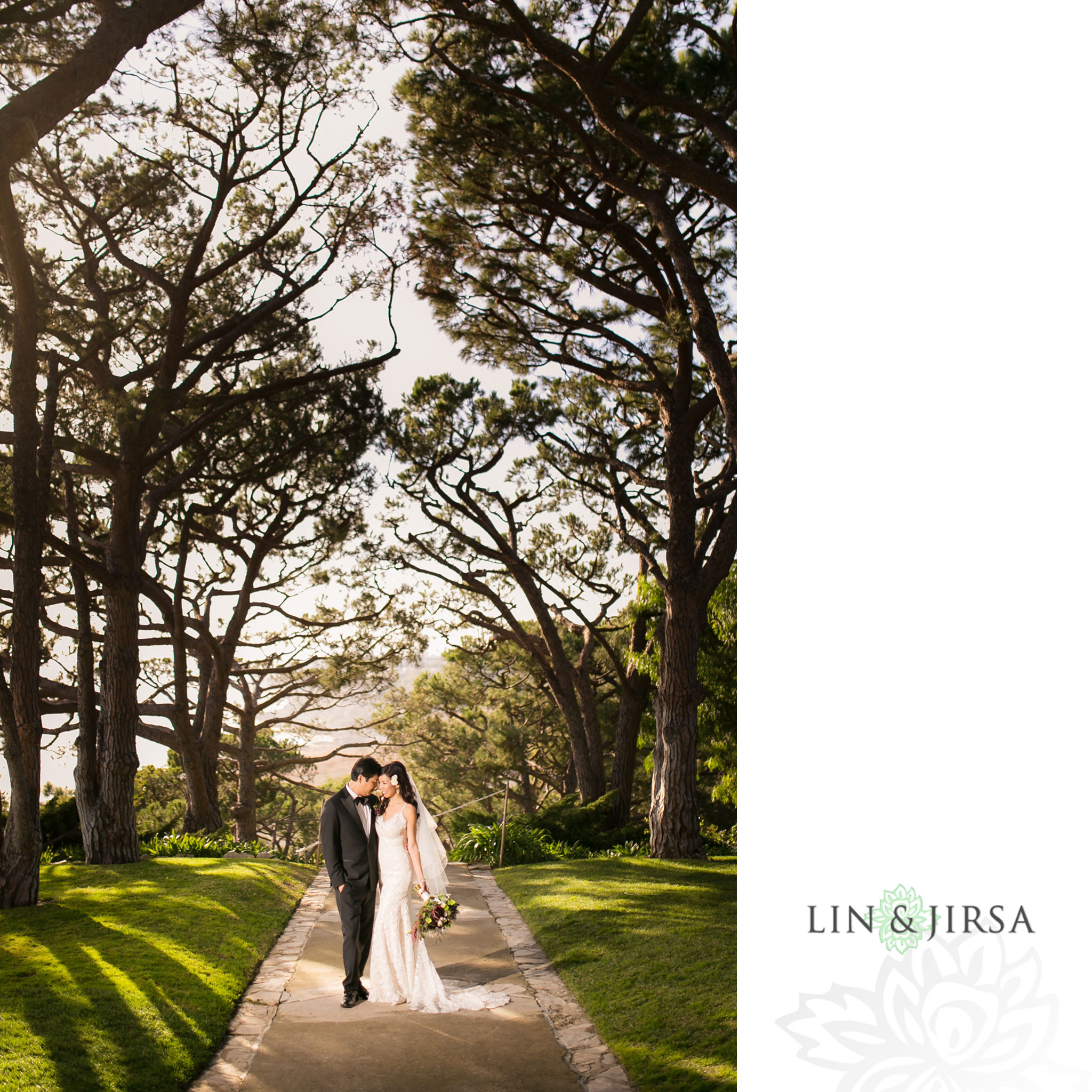 31 wayfarers chapel wedding couple photography