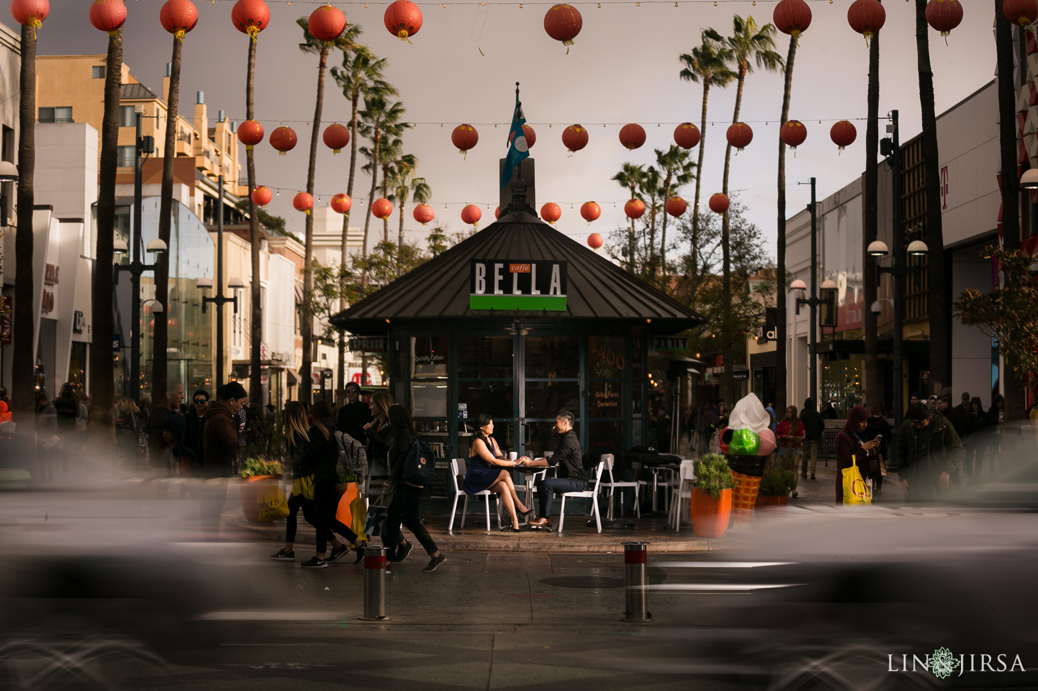 2 third street promenade santa monica engagement photography