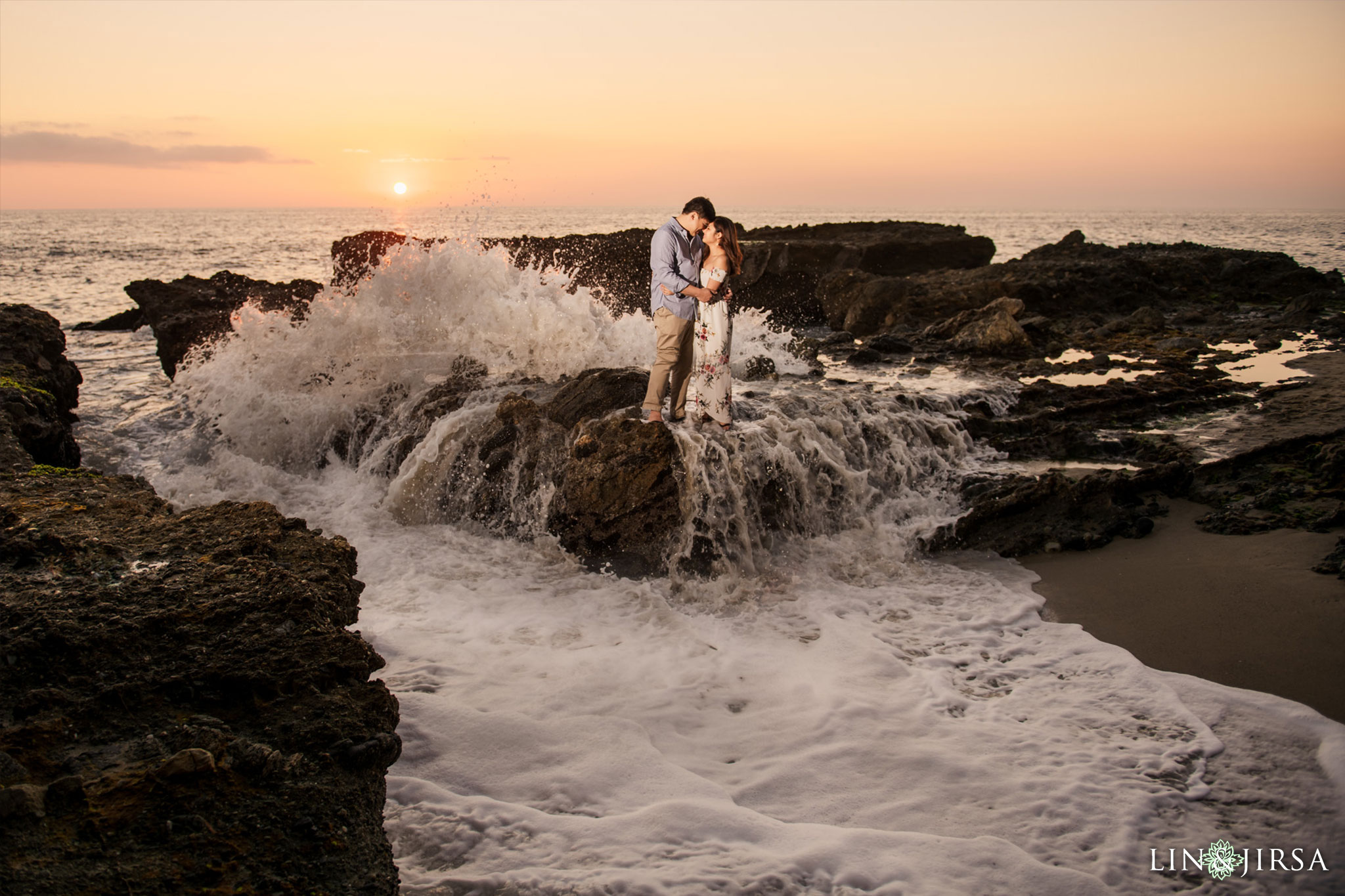 13 laguna beach sunset engagement photography