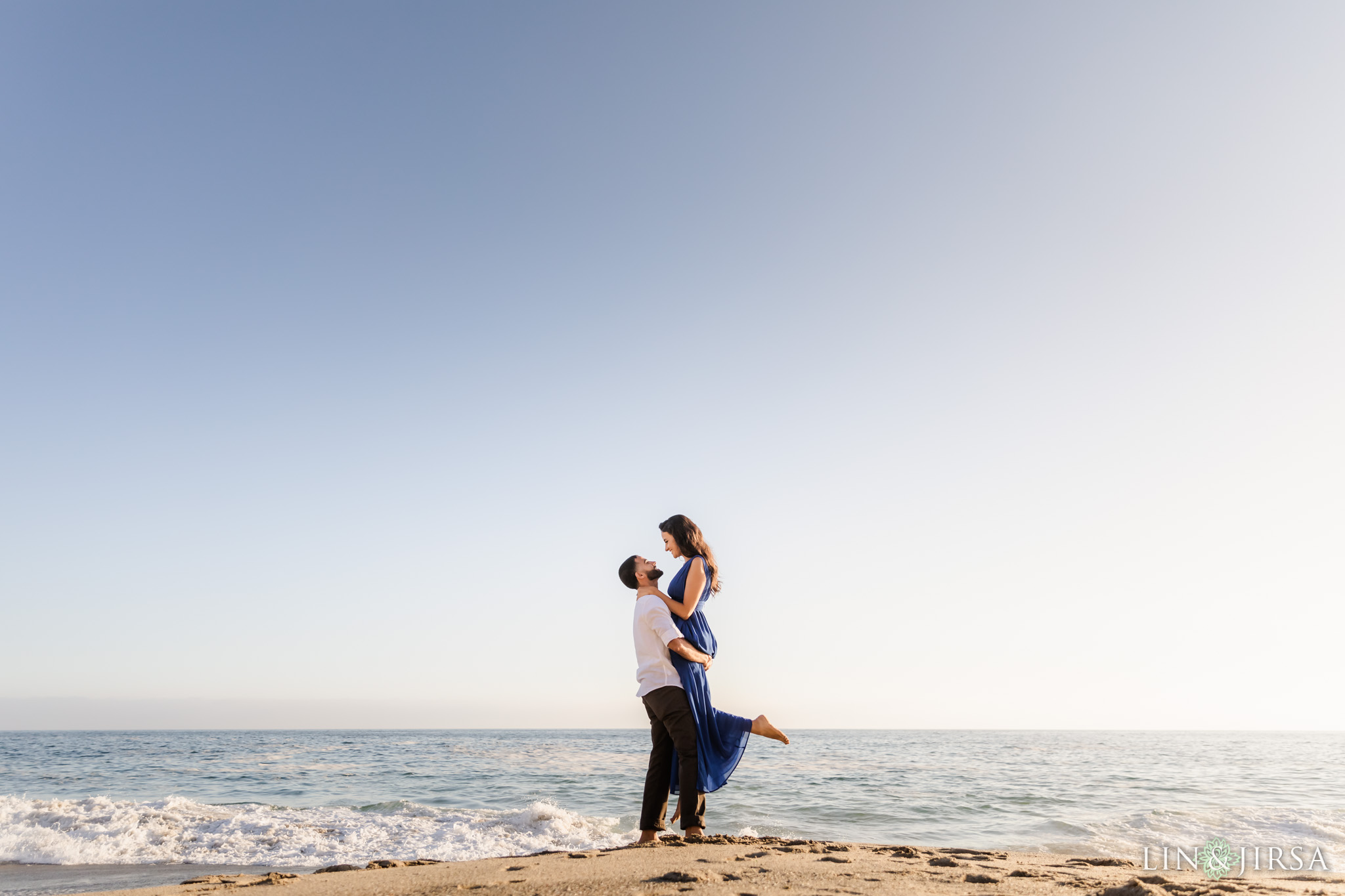 13 Victoria Beach Sunset Engagement Photographer