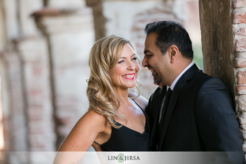 07-san-juan-capistrano-mission-engagement-photographer