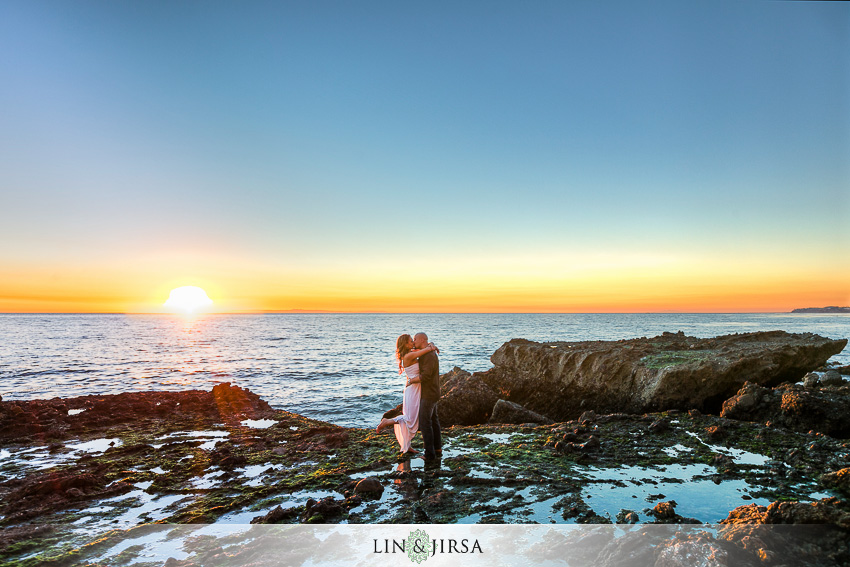 08-laguna-beach-engagement-photos