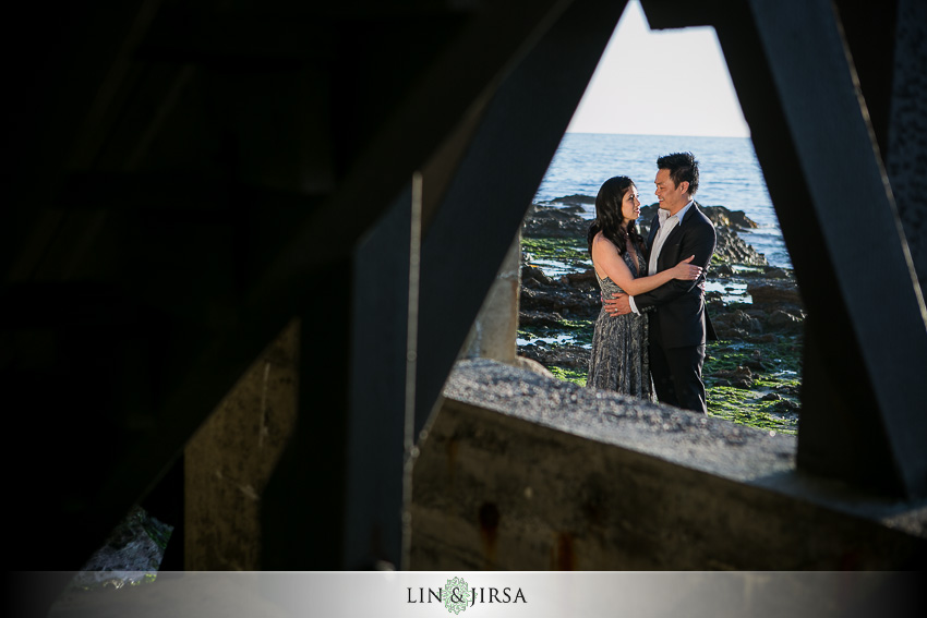 04-laguna-beach-engagement-photos