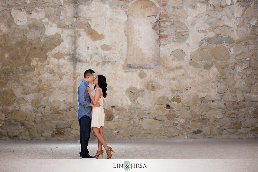 02-mission-san-juan-capistrano-engagement-photos