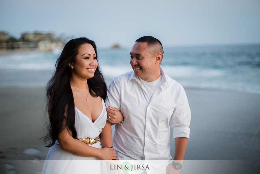 06-victoria-beach-engagement-photographer