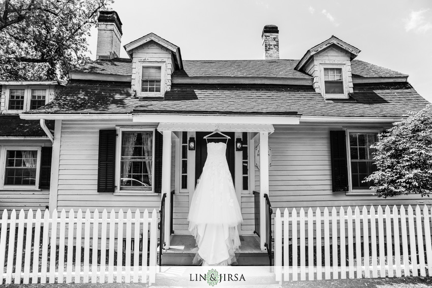 01-destination-wedding-photographer-wedding-dress