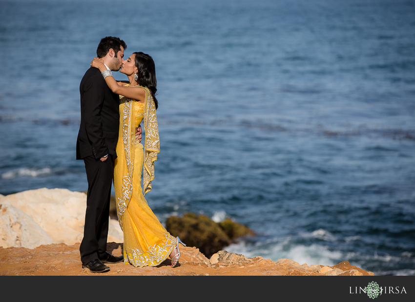 04-romantic-engagement-photos