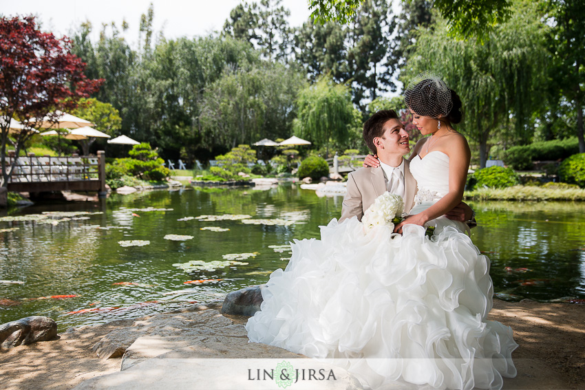 08-the-villa-westminster-wedding-photographer-wedding-bouquet