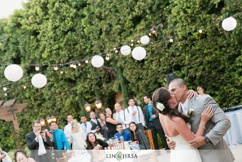 17-franciscan-gardens-wedding-photographer-wedding-rings