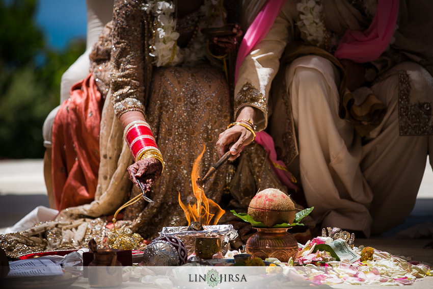 17-ritz-carlton-laguna-niguel-indian-wedding-photographer-mandap