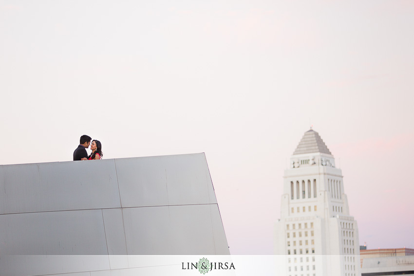 05-disney-concert-hall-los-angeles-engagement-photographer