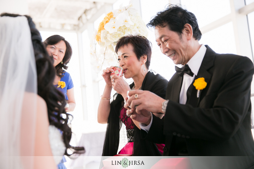17-at&t-center-los-angeles-wedding-photographer-chinese-tea-ceremony