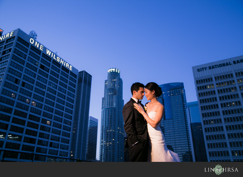 31-los-angeles-athletic-club-wedding-photographer-bride-and-groom-pictures