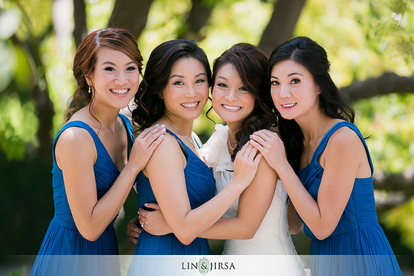 05-walt-disney-concert-hall-los-angeles-wedding-photographer-bride-and-bridesmaids