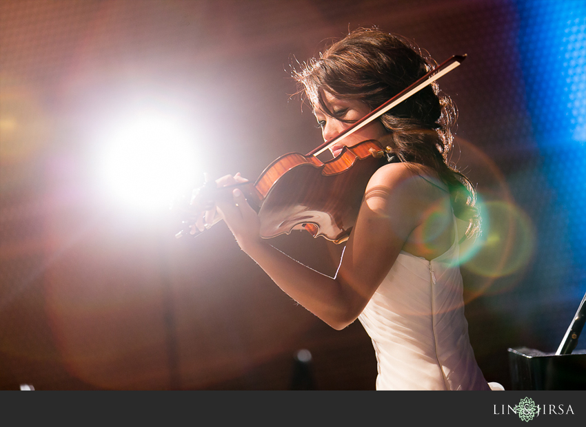 23-walt-disney-concert-hall-los-angeles-wedding-photographer-bride-performance