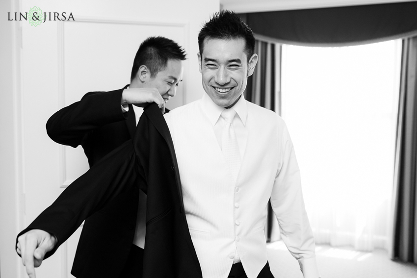 03-the-langham-huntington-pasadena-wedding-photography-groom-getting-ready