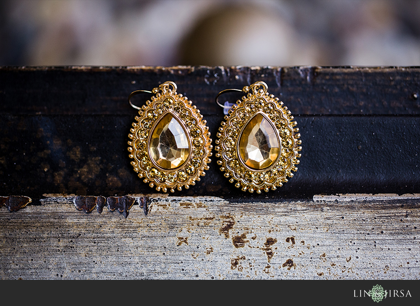02-hyatt-regency-irvine-wedding-photographer-bride-earrings
