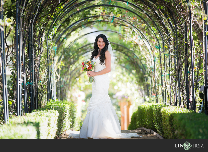 07 edens garden moorpark wedding photographer bride portraits