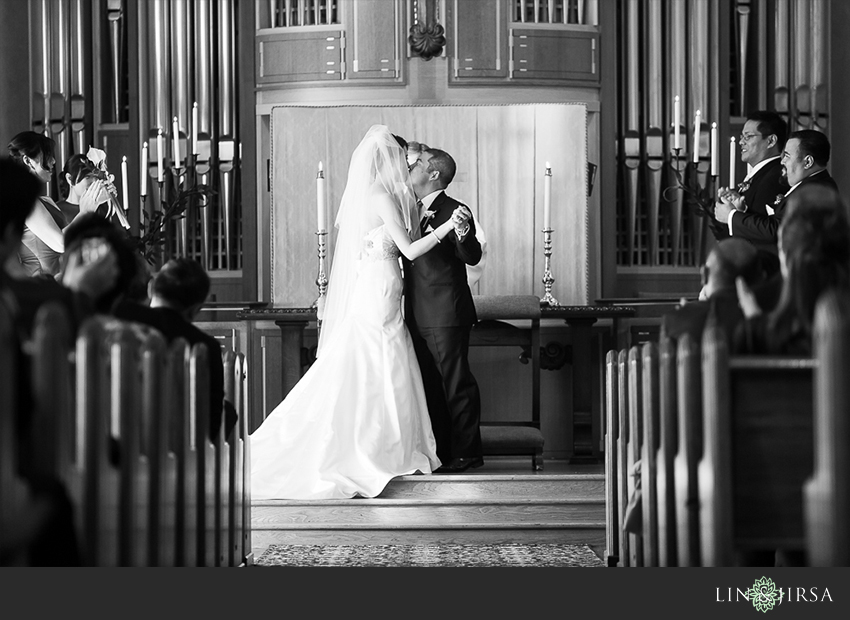09-redondo-beach-historical-library-wedding-photographer