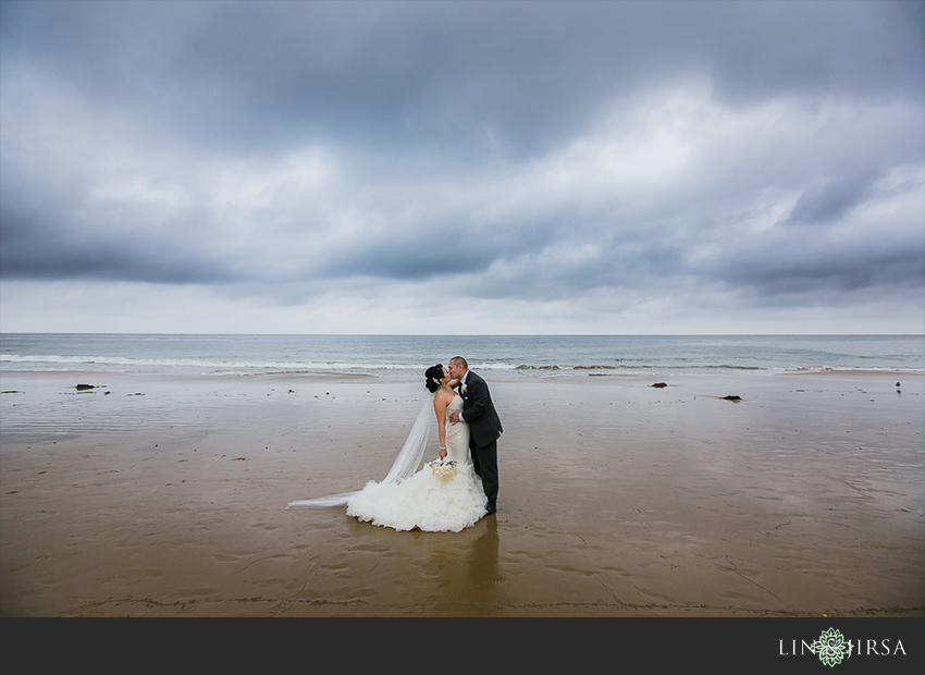 21-pelican-hill-resort-newport-beach-wedding-photographer-bride-and-groom-portraits
