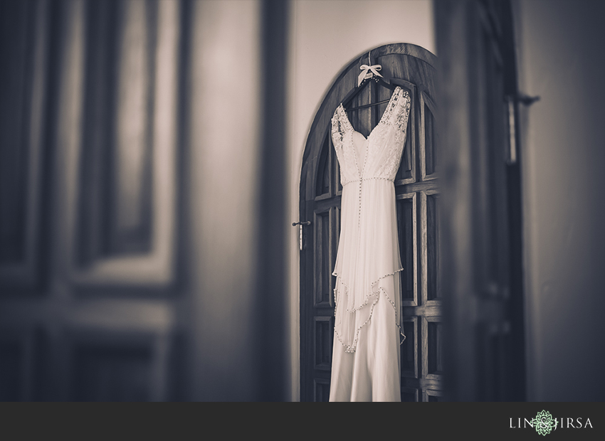 01-chateau-palmier-estate-fallbrook-wedding-photographer-wedding-dress