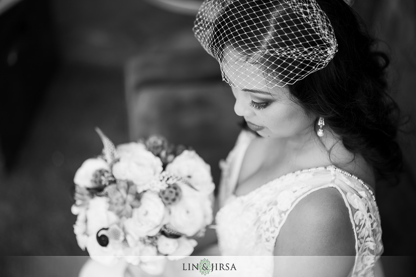 04-chateau-palmier-estate-fallbrook-wedding-photographer-bride-portrait