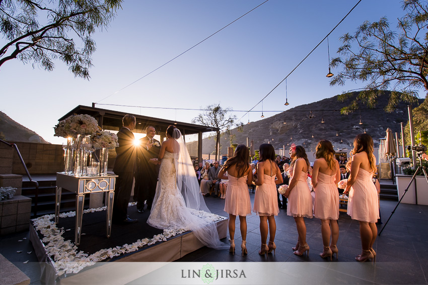 17-seven-degrees-laguna-beach-wedding-photographer-wedding-ceremony-at-the-beach