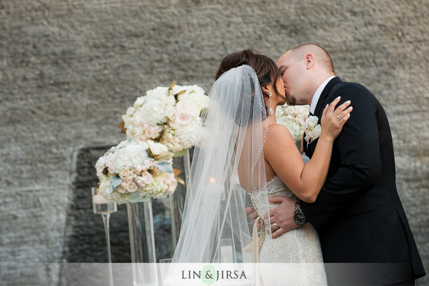 19-seven-degrees-laguna-beach-wedding-photographer-wedding-first-kiss