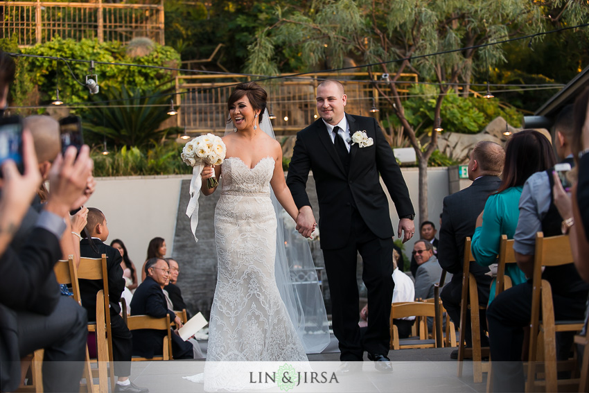 20-seven-degrees-laguna-beach-wedding-photographer-wedding-ceremony-outdoors