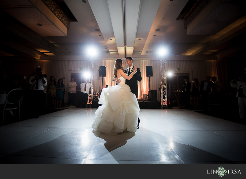 23-sls-beverly-hills-wedding-photographer-first-dance