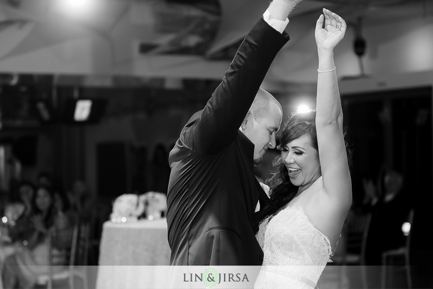 24-seven-degrees-laguna-beach-wedding-photographer-bride-and-groom-first-dance