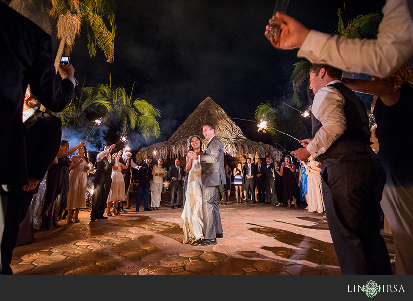 25-chateau-palmier-estate-fallbrook-wedding-photographer-bride-and-groom-first-dance