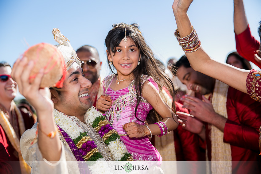 06-the-ritz-carlton-laguna-niguel-indian-wedding-photographer-outdoor-baraat-photos
