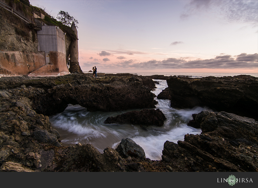 08-fun-laguna-beach-engagement-photos