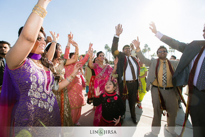 08-hyatt-long-beach-indian-wedding-photographer-baraat-photos