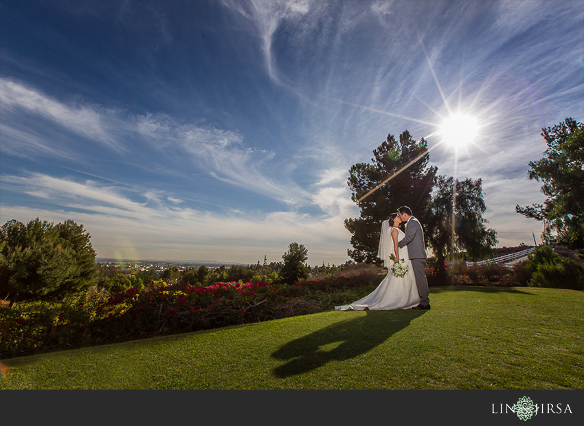 11-summit-house-fullerton-wedding-photographer-wedding-day-pictures