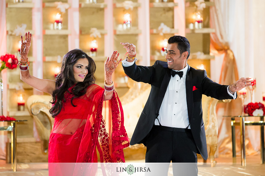 24-hyatt-long-beach-indian-wedding-photographer-first-dance-photos