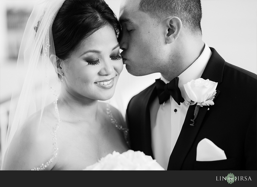 08-jw-marriott-ihilani-ko-olina-hawaii-wedding-photographer-bride-and-groom-wedding-day-photos