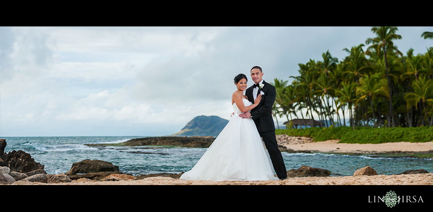 13-jw-marriott-ihilani-ko-olina-hawaii-wedding-photographer-bride-and-groom-beautiful-weddig-day-photos-at-the-beach