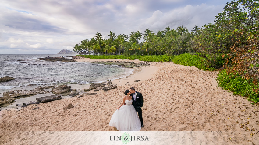 14-jw-marriott-ihilani-ko-olina-hawaii-wedding-photographer-romantic-hawaii-wedding-photos