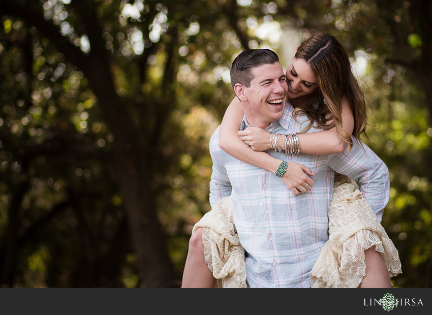 16-love-is-in-the-air-engagement-photos