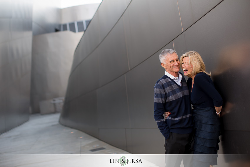 04-gorgeous-downtown-los-angeles-night-time-engagement-photos