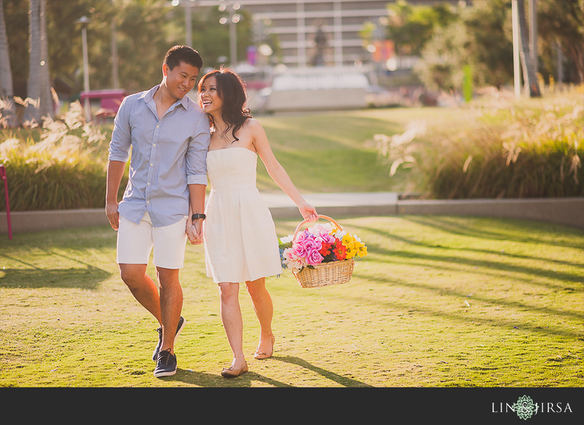 02-fun-los-angeles-engagement-photos