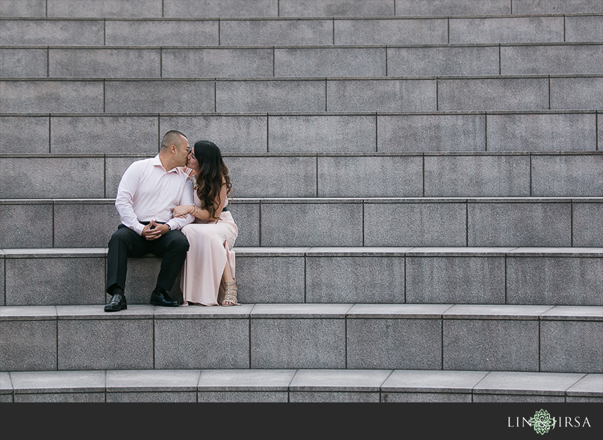 01-fun-downtown-los-angeles-sunset-engagement-photos
