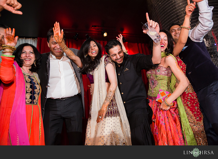 09-mehndi-party-w-hollywood-photos