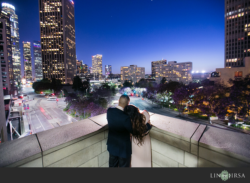 14-fun-downtown-los-angeles-sunset-engagement-photos